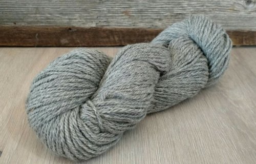 Écheveau d'alpaga gris